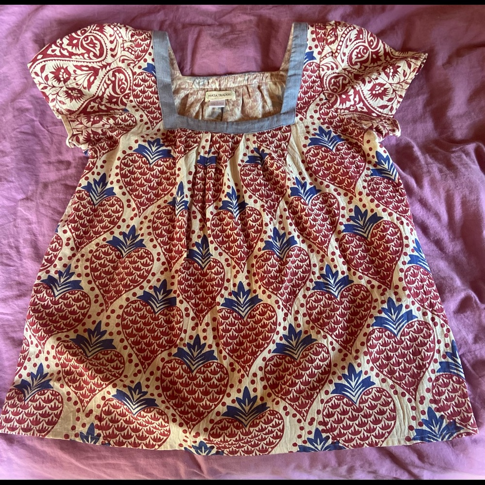 square neckline, red white & blue, size large, pull over top by mata traders